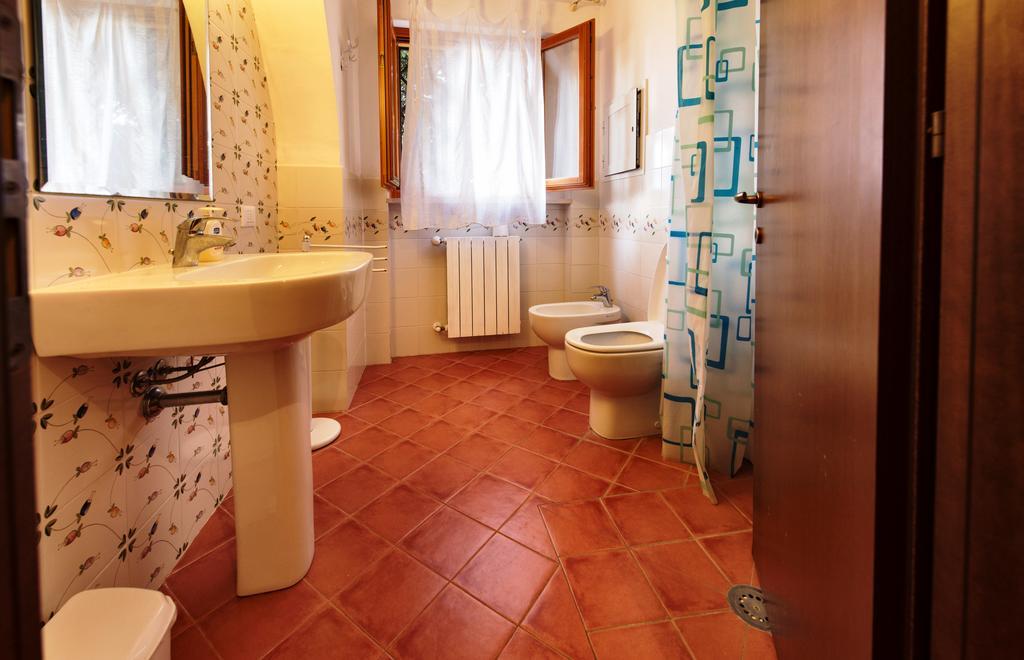 Agriturismo Poggio Al Tesoro Crespina Luaran gambar