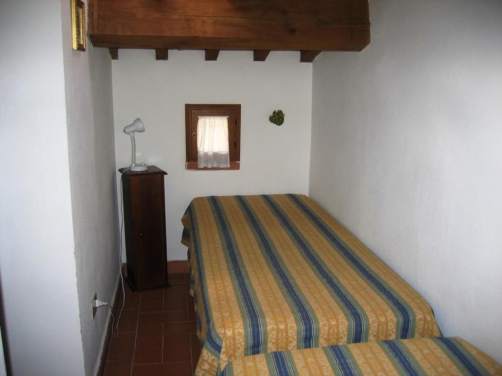 Agriturismo Poggio Al Tesoro Crespina Luaran gambar